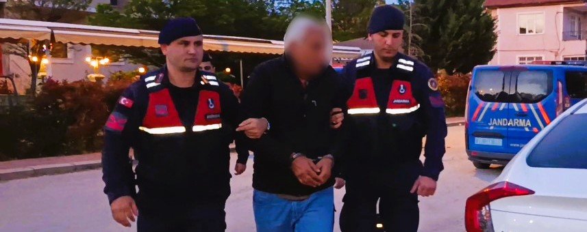 Denizli'de, Kız Öğrencileri Taciz Eden Bakkal Kameralara Yakalandı...