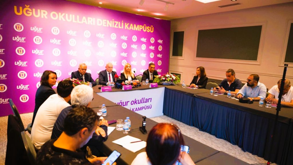 Uğur Okulları Denizli'de Yeniden Öğrencilerle Buluştu...