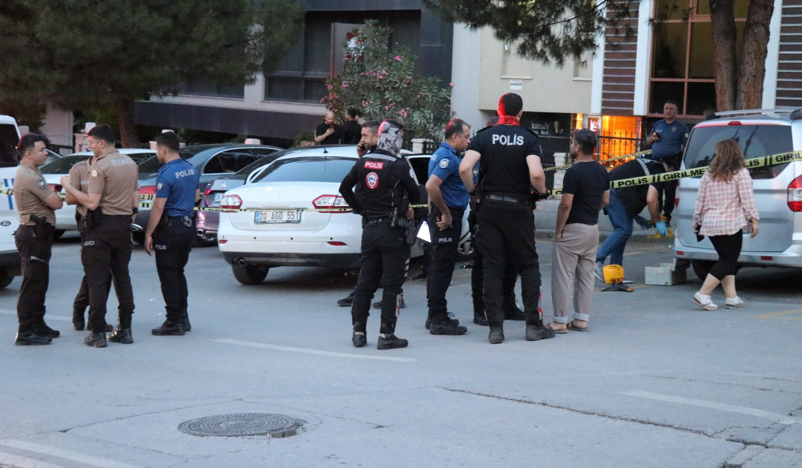 Denizli’de Kadın Cinayeti: Çocuğunun Önünde Kurşunlandı…