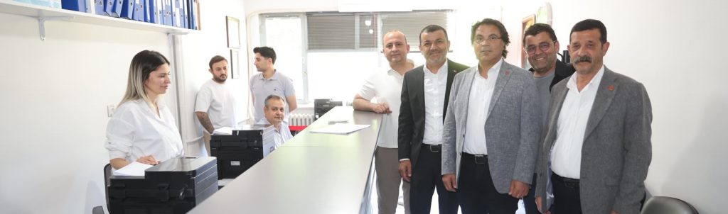 Başkan Çavuşoğlu, CHP'li Delegelerle Birlikte İmzasını Verdi