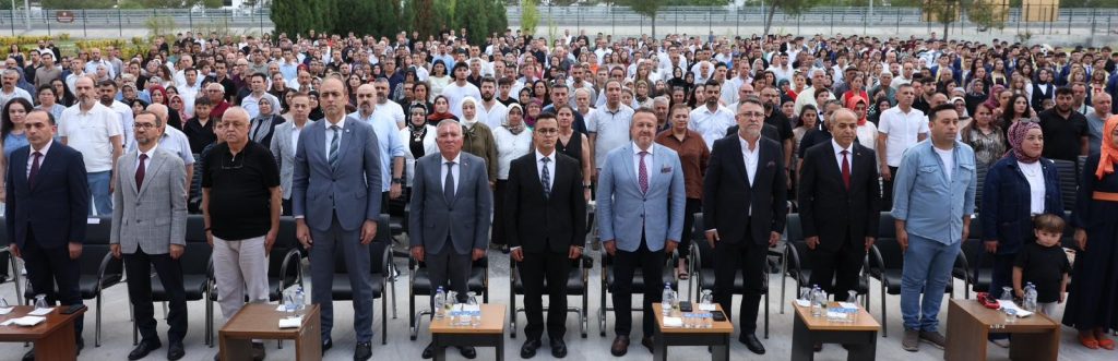 Denizli OSB DOSTEK Koleji'nde 228 Öğrenci Mezuniyet Heyecanı Yaşadı