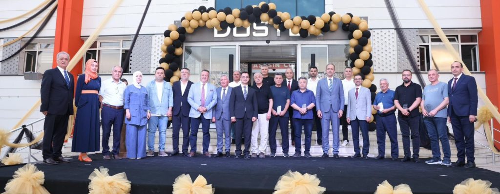 Denizli OSB DOSTEK Koleji'nde 228 Öğrenci Mezuniyet Heyecanı Yaşadı