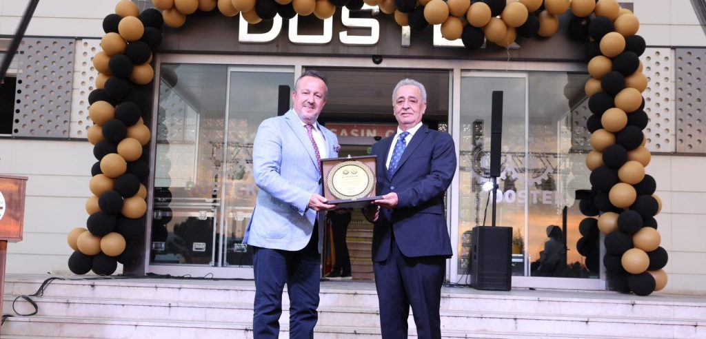Denizli OSB DOSTEK Koleji'nde 228 Öğrenci Mezuniyet Heyecanı Yaşadı