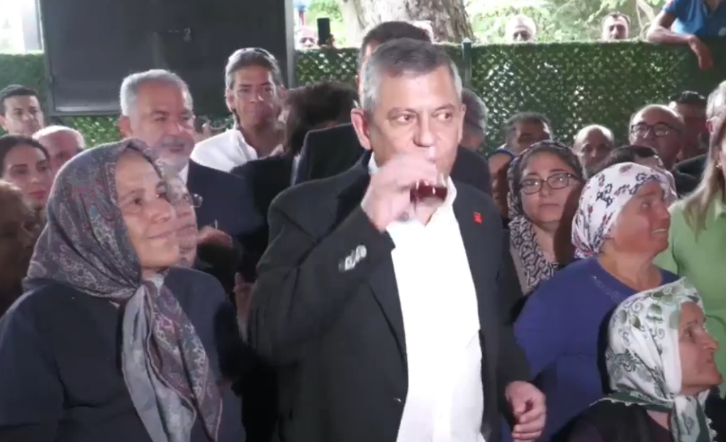 Özgür Özel’den Denizli'den Güçlü Mesaj: Denizli’de Başlayan Yürüyüş Türkiye’ye Uzanacak