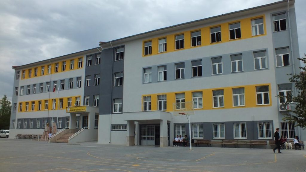 Denizli'de, Kadın Çalışanın Şikâyeti Sonrası Okul Müdürü Tutuklandı