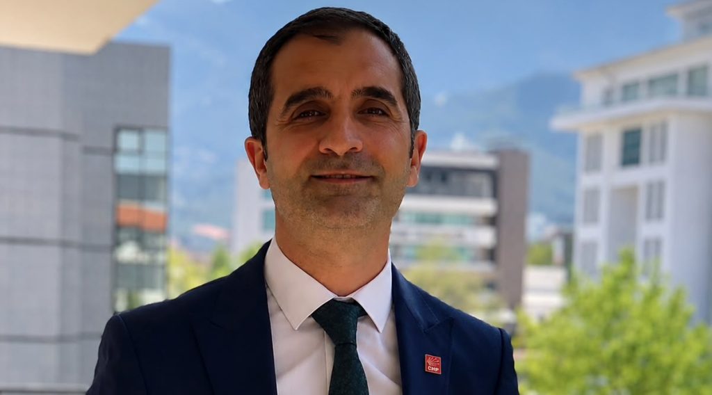 Ben Utanarak Sordum, O da Utanarak Cevapladı...