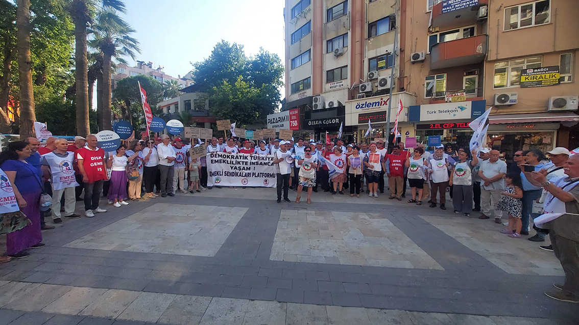 Denizli Emekli Sendikaları Platformu, Emekli Maaşı Artışlarına Tepki Gösterdi