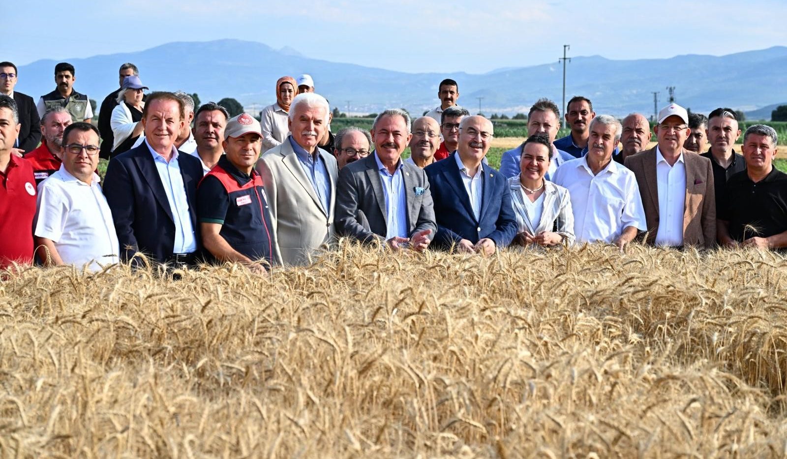 Vali Köşger Acıpayam’da Bereket Hasadına Katıldı