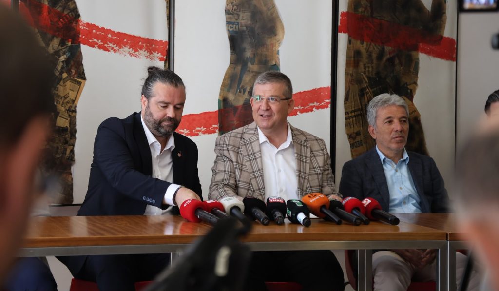 AK Parti Denizli İl Başkanı Subaşıoğlu: CHP’li Başkanlar Baskı ve Tehditle Parti Değiştirdiler