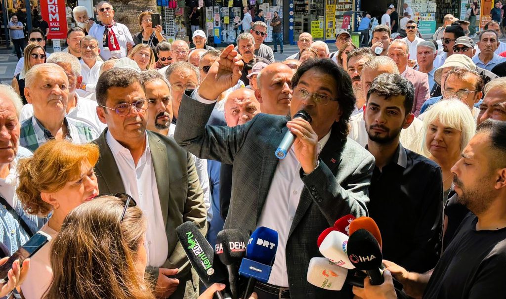 Denizli'nin 19 İlçe Başkanı Ve Yönetimleri Yeni Partiye Geçti...