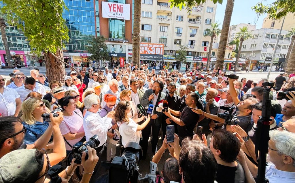 Denizli'nin 19 İlçe Başkanı Ve Yönetimleri Yeni Partiye Geçti...