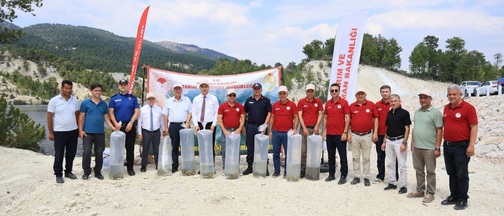 Denizli'de İç Sulara Can Suyu: İl Genelinde 1 Milyon 386 Bin Balık Bırakıldı