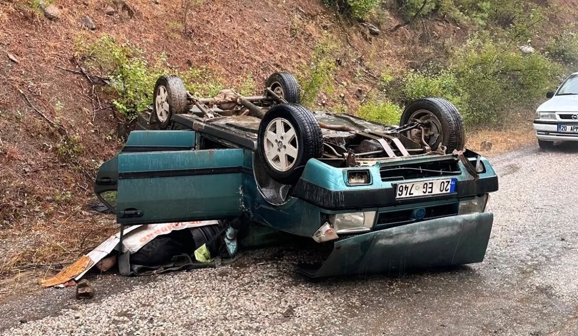 Takla Atan Otomobilde Baba Öldü, Kızı Yaralandı