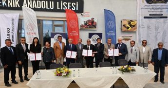 Vali Köşger: Gençlerimizi, Tarımı Sevdirerek Eğitmemiz Lazım...