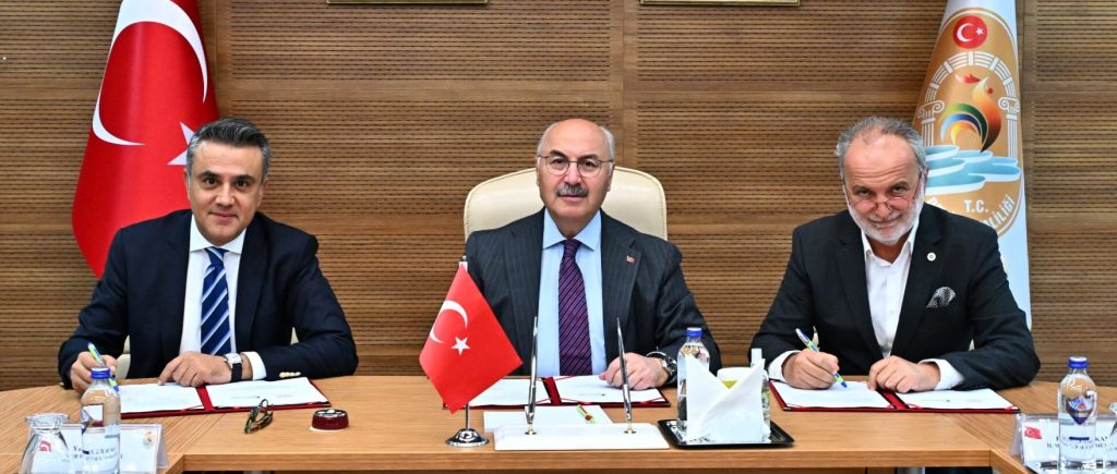 Çardak OSB'nin Örnek Projesi Milli Eğitim Bakanlığı'na Devredildi...