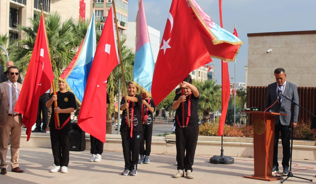 Denizli'de 2026-2027 Eğitim Öğretim Yılı Çelenk Töreniyle Başladı...