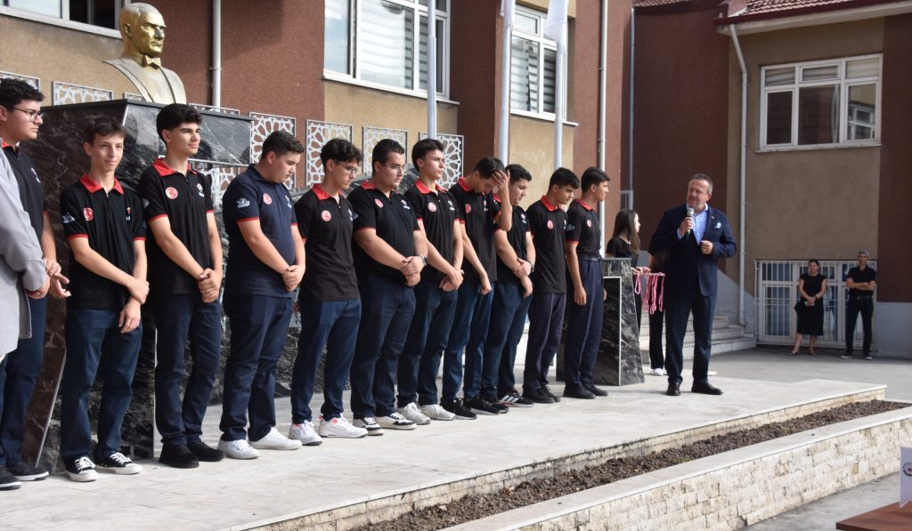 Denizli OSB DOSTEK Koleji'nde Çifte Tören Heyecanı...