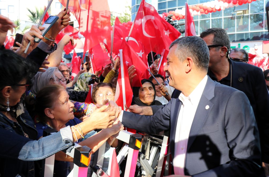Yeni Parti Genel Başkanı Özel Denizlililere Seslendi, Merak Edilen O İsim İse Geldi Ve Gitti...