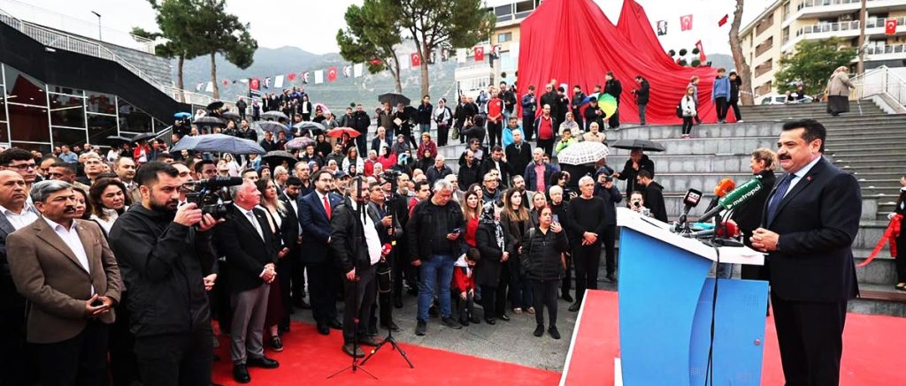 Denizli’de 10 Yıldır Bitirilemeyen Bağbaşı Kültür Merkezi Açıldı...