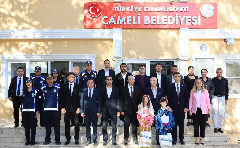 Vali Köşger'den Denizli'nin Doğal Üretim Merkezi Çameli'ye Övgüler...