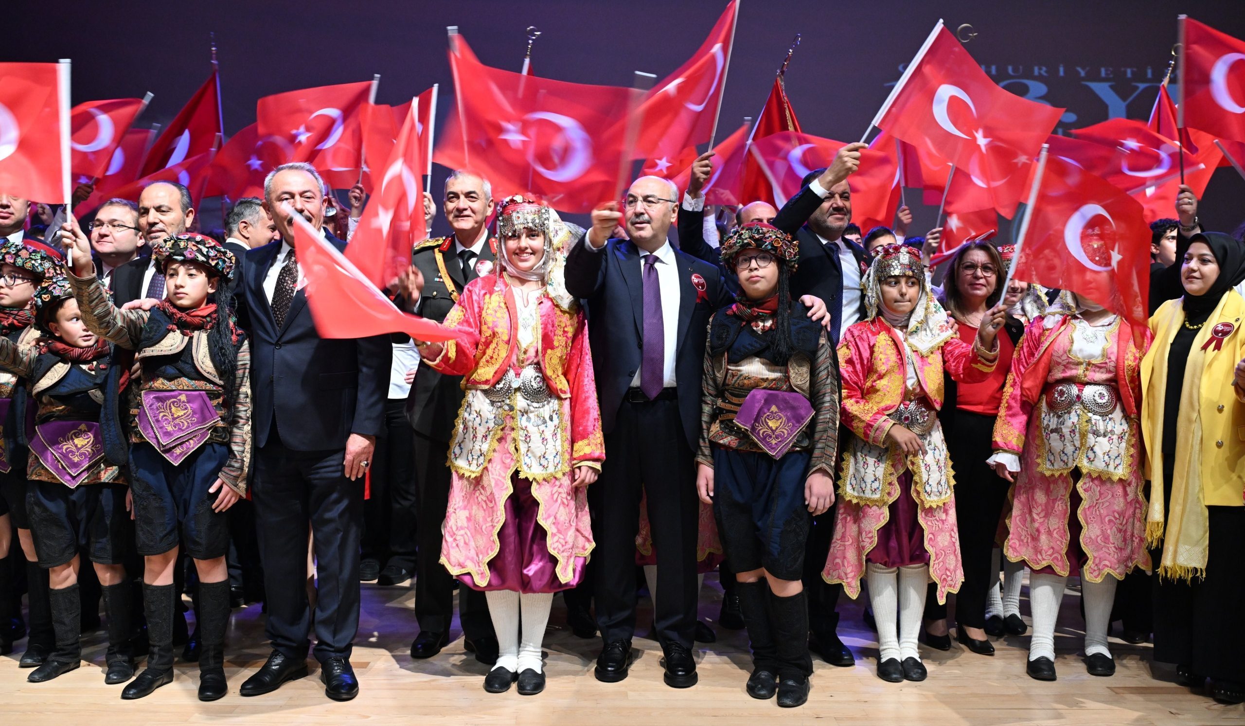 Denizli’de de Cumhuriyet Bayramı Coşkusu Yaşandı…