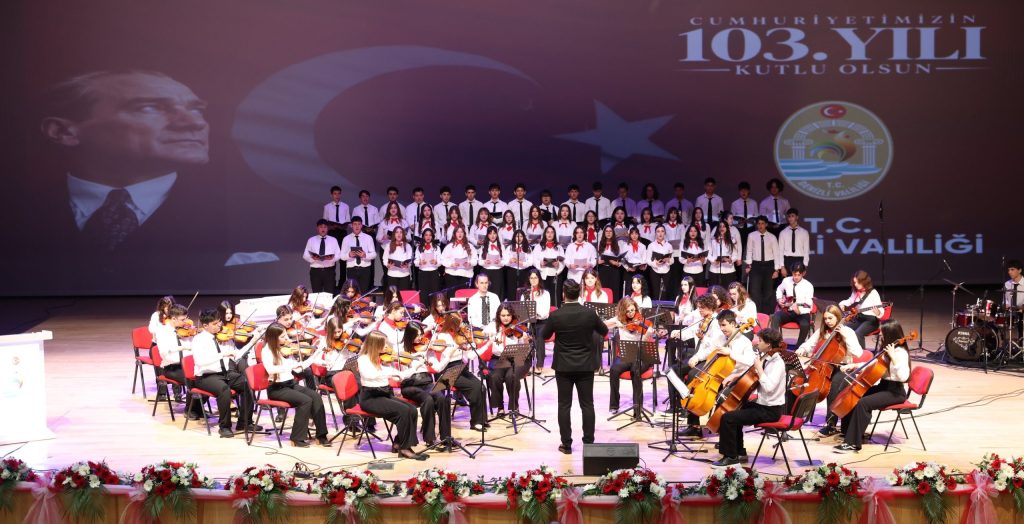 Denizli'de de Cumhuriyet Bayramı Coşkusu Yaşandı...
